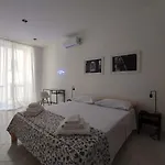O'tuocc A Chiaia Appartement *